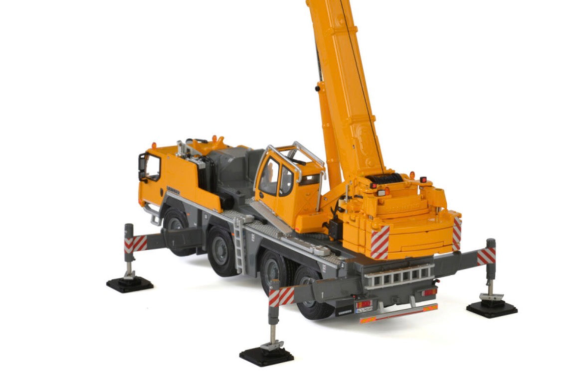PREMIUM LINE; LIEBHERR LTM 1090-4.2
