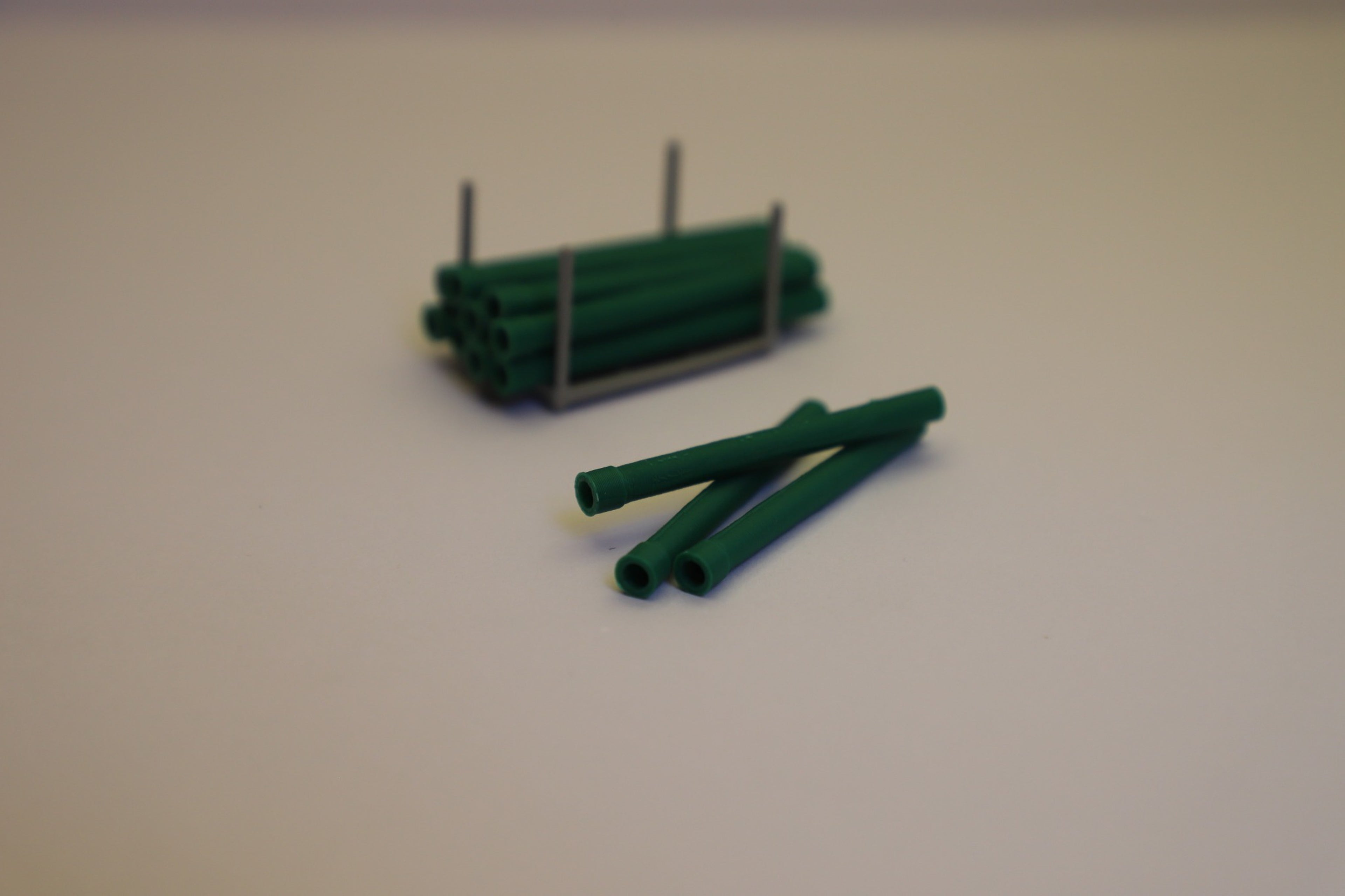 KG Pipes / Tubos pequeños con soporte - escala 1:50